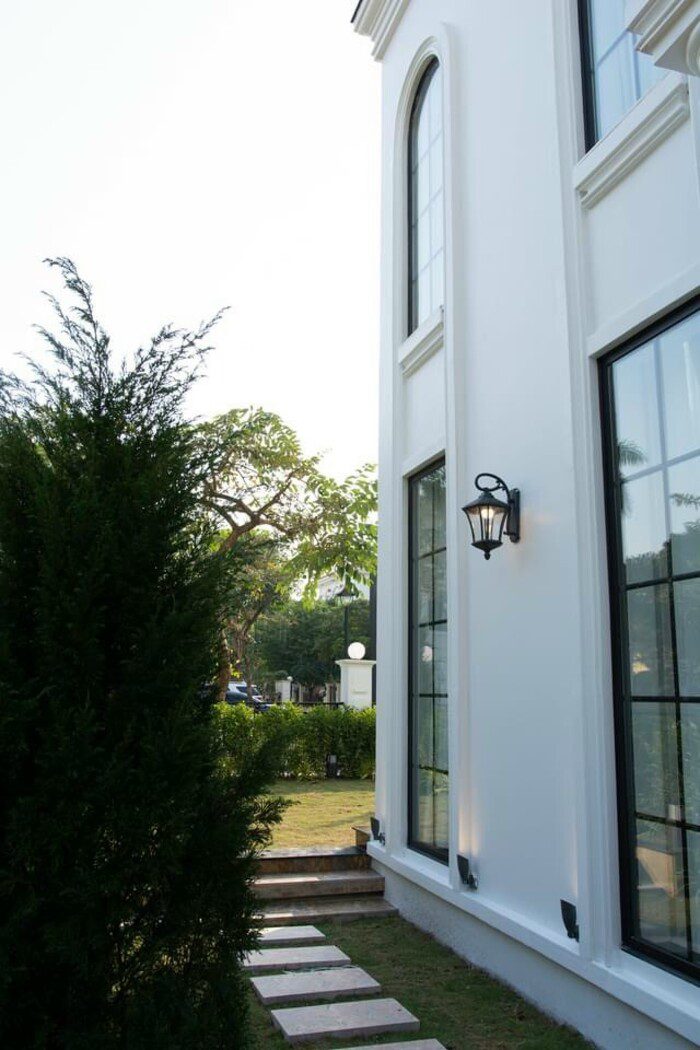 Mẫu Biệt Thự Cổ Điển 3 Tầng Đẹp Dẫn Đầu Xu Hướng 3 Sân vườn biệt thự cổ điển 3 tầng kiểu Pháp