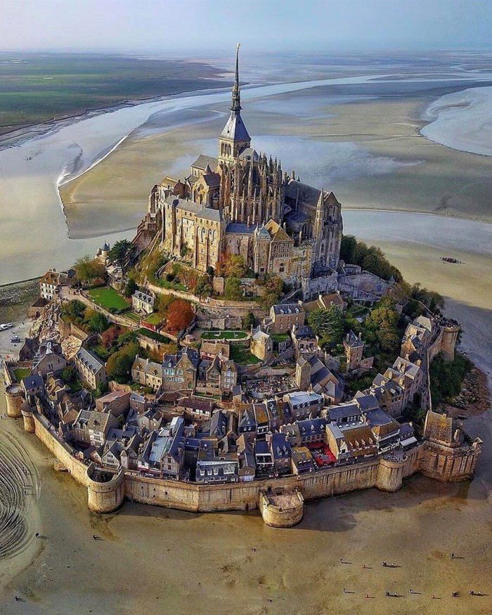 Thiết Kế Biệt Thự Lâu Đài Cổ Điển Thể Hiện Đẳng Cấp Xã Hội 22 Lau dai dep Mont Saint Michel Phap dep