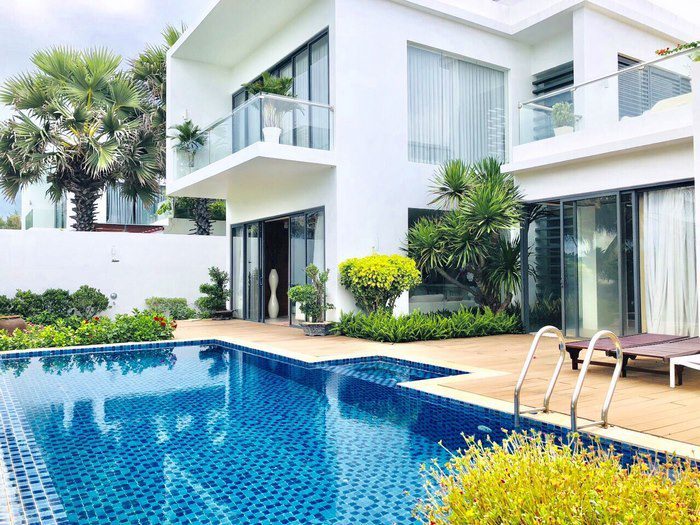 Điểm danh 19 Mẫu Thiết Kế Biệt Thự Hiện Đại Có Bể Bơi Đẹp 37 nha hien dai co ho boi